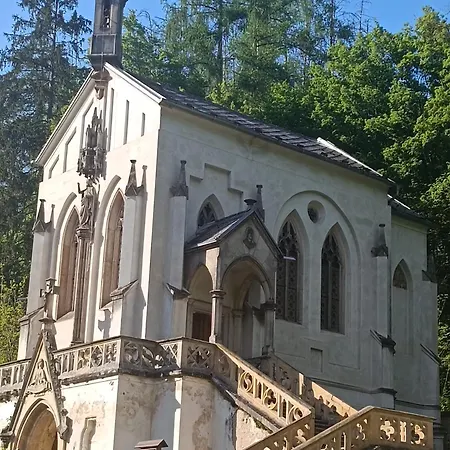 Luksustelt Praha Glamping Nucice 380 *